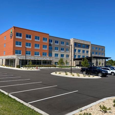 Holiday Inn Express & Suites - Madison West - Middleton By Ihg Dış mekan fotoğraf