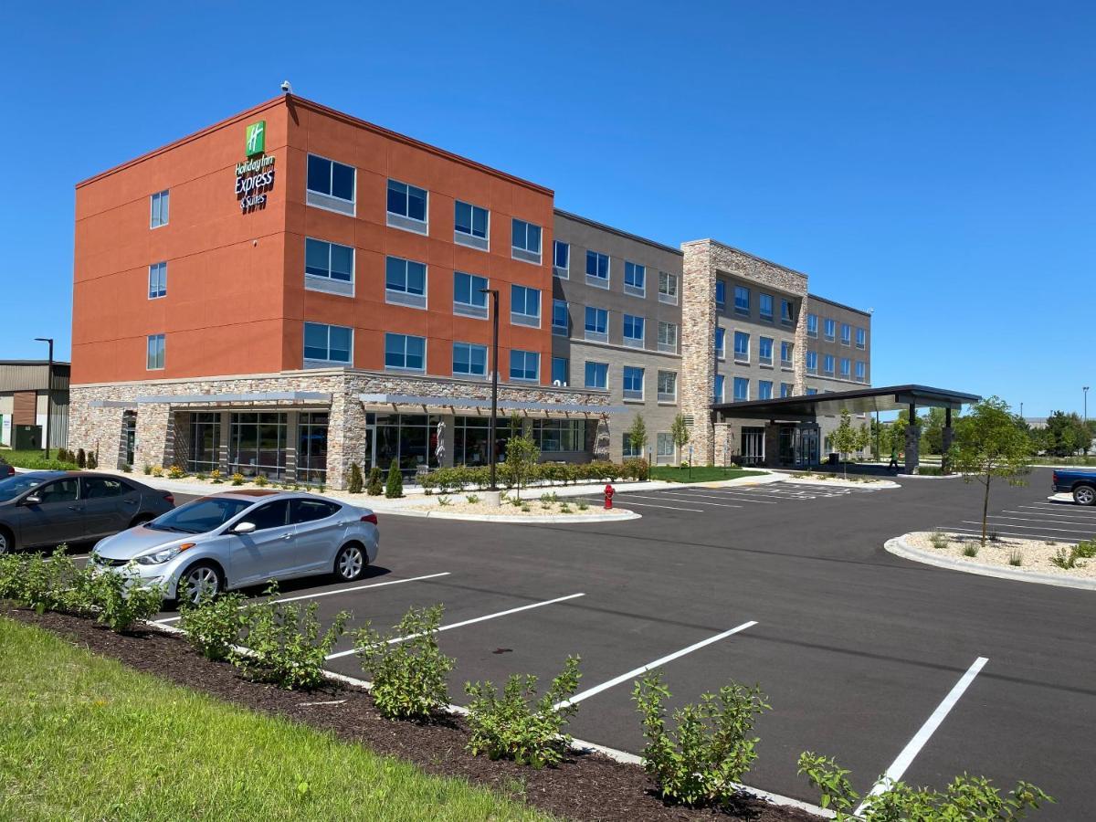 Holiday Inn Express & Suites - Madison West - Middleton By Ihg Dış mekan fotoğraf
