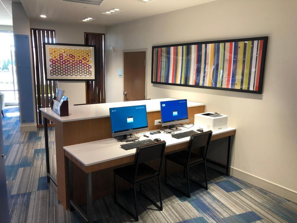 Holiday Inn Express & Suites - Madison West - Middleton By Ihg Dış mekan fotoğraf