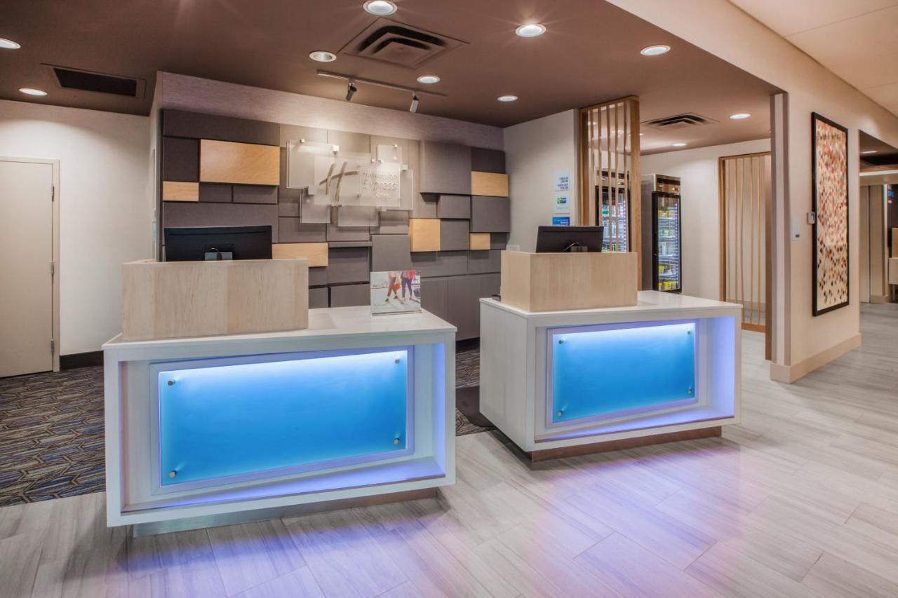 Holiday Inn Express & Suites - Madison West - Middleton By Ihg Dış mekan fotoğraf