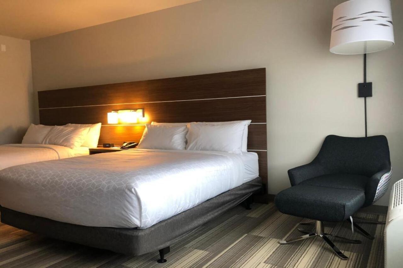 Holiday Inn Express & Suites - Madison West - Middleton By Ihg Dış mekan fotoğraf