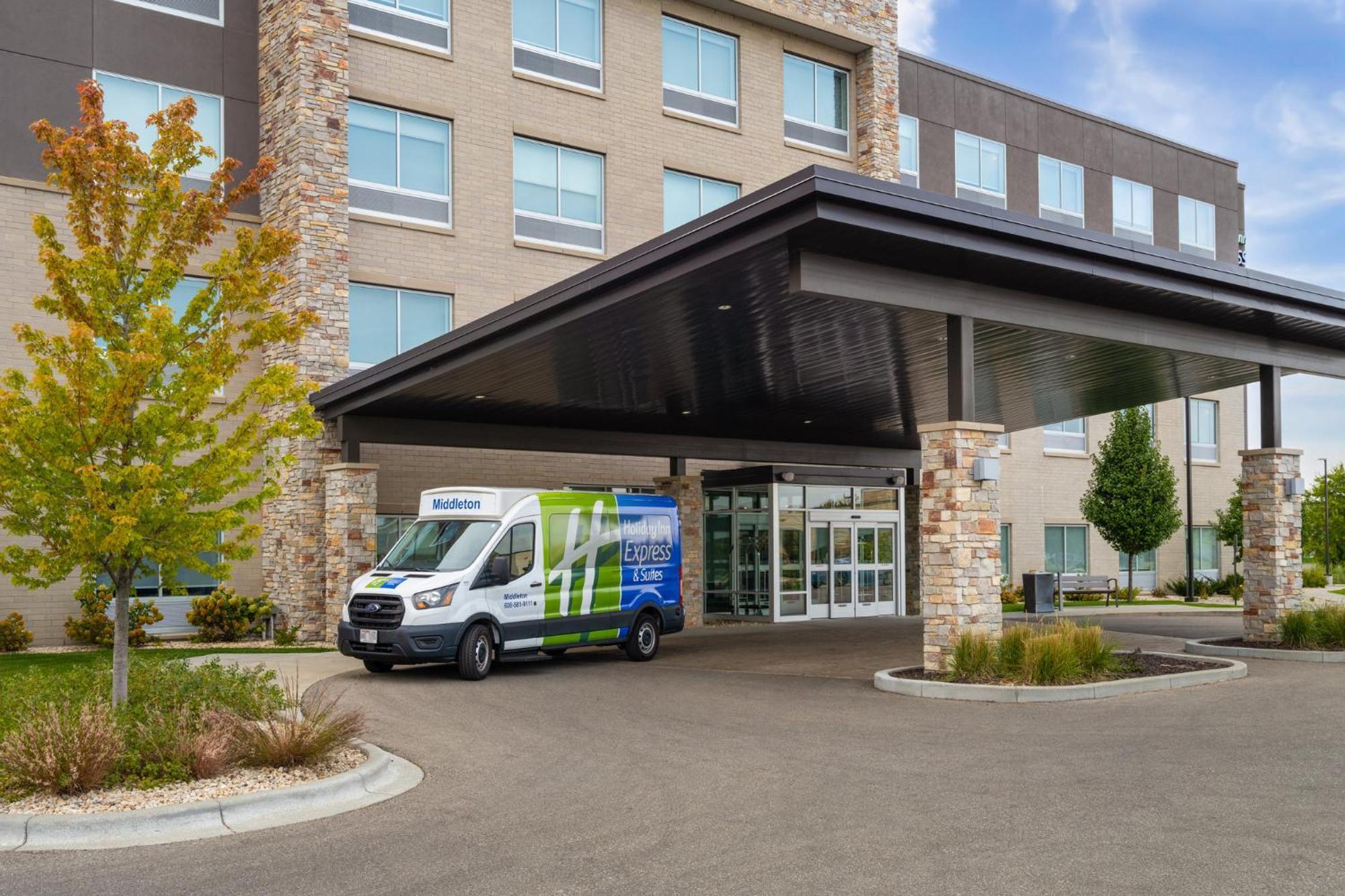 Holiday Inn Express & Suites - Madison West - Middleton By Ihg Dış mekan fotoğraf