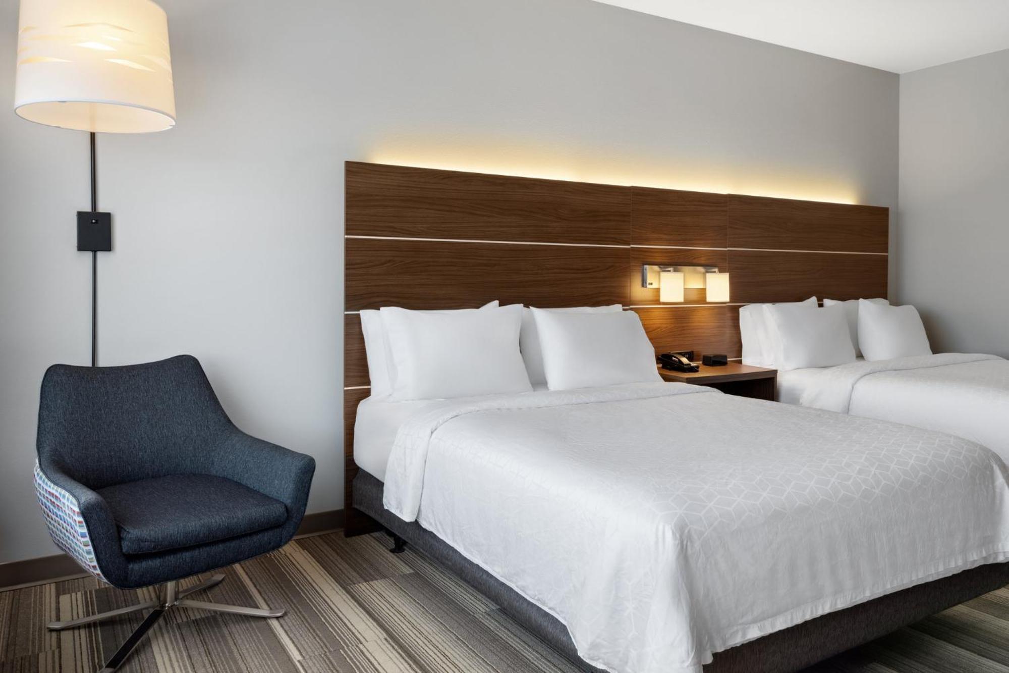 Holiday Inn Express & Suites - Madison West - Middleton By Ihg Dış mekan fotoğraf