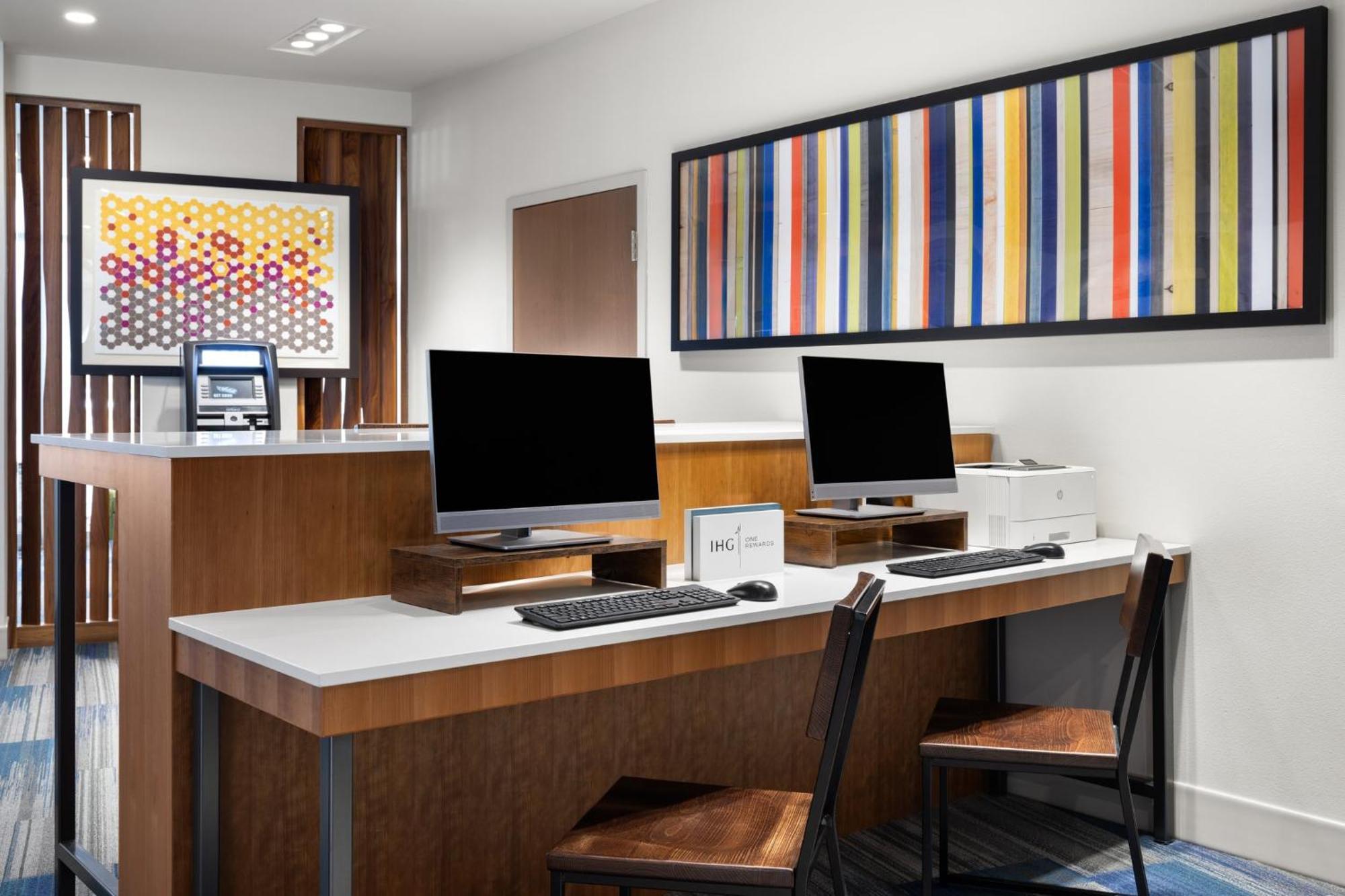 Holiday Inn Express & Suites - Madison West - Middleton By Ihg Dış mekan fotoğraf
