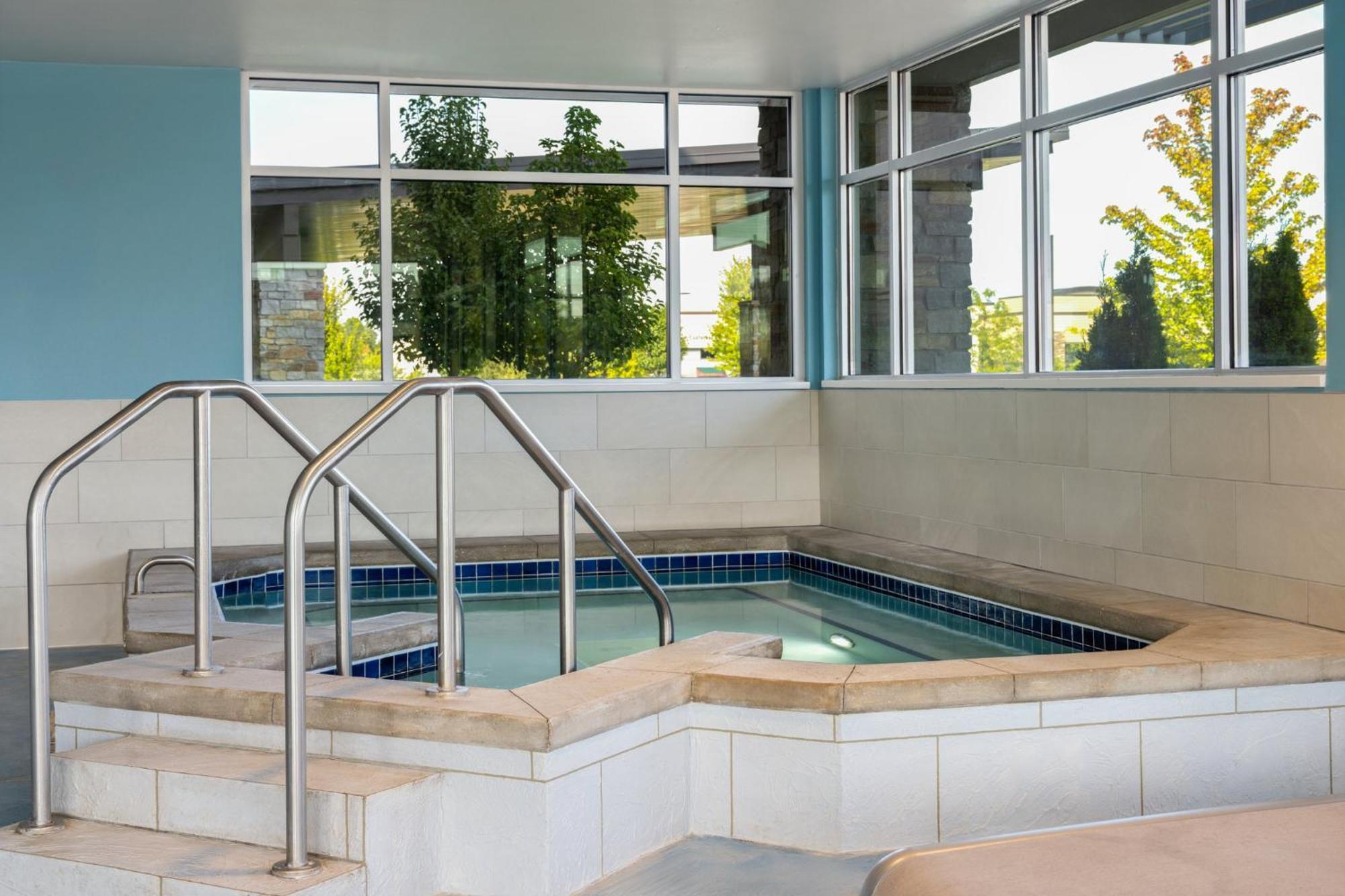 Holiday Inn Express & Suites - Madison West - Middleton By Ihg Dış mekan fotoğraf